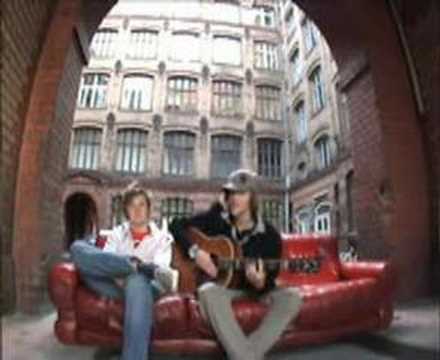 Max Buskohl von DSDS stellt seine Band Empty Trash vor