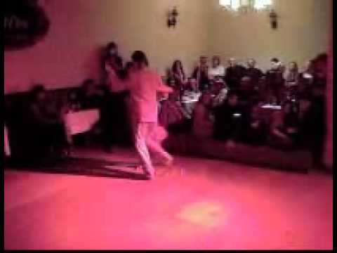  Claudio Gaiser  and  Laura Gallinger  are  dancing  to  the  milonga  "  Reliquias Porteñas  "