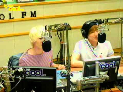 110919 sukira - 【LIVE】Eunhyuk sing "10cm/Love at the Milky Way Cafe"