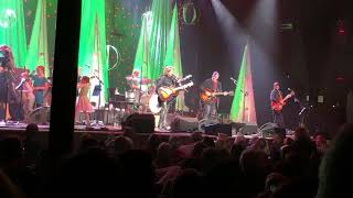 Rockin Around the Christmas Tree! Snowballs are flying!! Vince Gill and Amy Grant