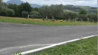preview picture of video 'Primi passi con Yamaha YZF-R6 - Maltignano 15-05-2012'