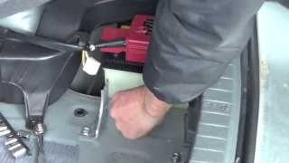 How to change a Toyata Prius battery