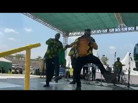 Tazama Magufuli alivyocheza mkono mmoja ya chege