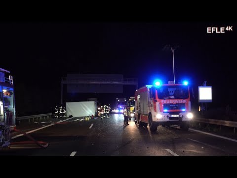 Verkehrsunfall A14 Leipzig-Nord/LKW mit Akkus beladen umgekippt/Drei Autos beteiligt [24.09.2019]