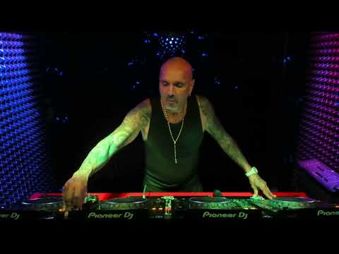 David Morales Drops Uplifting House Mix | Podcast 917