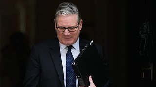 Keir Starmer dimite como líder laborista, pero seguirá como primer ministro hasta elegir sucesor