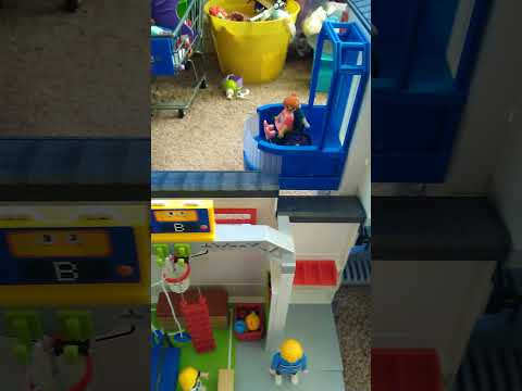 Playmobil 9453 City Life Furnished School Building with 9455 History Class and 9454 Gym Class