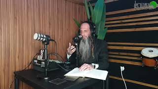 מדברים מרבי נחמן מברסלב   מי צעיר יותר (הרב מאור קריו) - התמונה מוצגת ישירות מתוך אתר האינטרנט יוטיוב. זכויות היוצרים בתמונה שייכות ליוצרה. קישור קרדיט למקור התוכן נמצא בתוך דף הסרטון