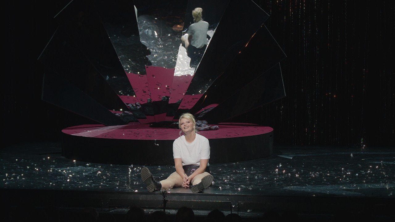 Sophie Passmann: Pick Me Girls Trailer