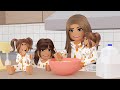 BAKING HALLOWEEN TREATS WITH THE FAMILY Bloxburg Family Roleplay