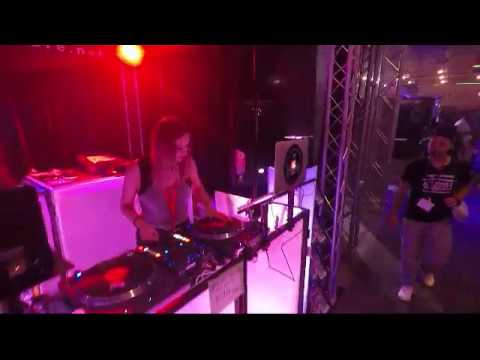 DJ Eliza May - Scratching at DJ Expo 2017