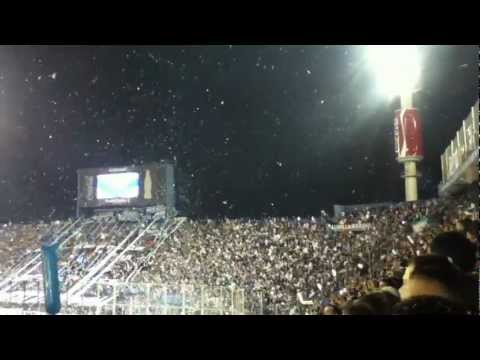 "Increible Recibimiento - Copa Libertadores Velez Sarsfield Vs Santos - Sur Baja en HD" Barra: La Pandilla de Liniers • Club: Vélez Sarsfield