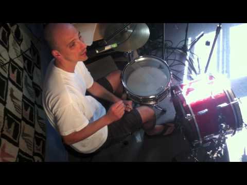 Drum Lesson: Getting different snare sounds without changing the tuning