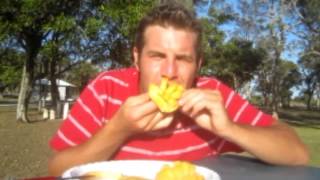 preview picture of video 'Marco in Australia - 19 - Australian Day e come mangiare il mango'