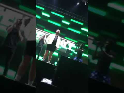 It’s Danny t Leeds direct arena Christmas mix (10)