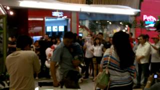 preview picture of video 'Chinese Lion Dance in MidValley's FoodJunction (Opening Ceremony)'