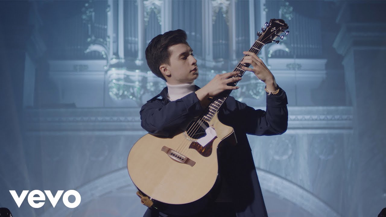 Marcin - Moonlight Sonata on One Guitar (Official Video) - YouTube