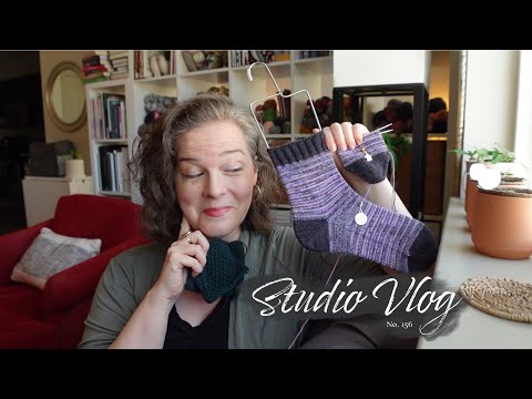 The best heel I’ve ever knit? Plus a new tee cast on! :: Studio Vlog 156