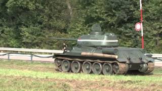 preview picture of video 'Historische Panzer  Jagdpanther, T34 und Panther an der WTD 41 in Fahrbetrieb'