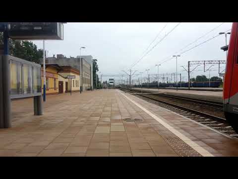 Niepodległa EP09-024 z TLK LATARNIK