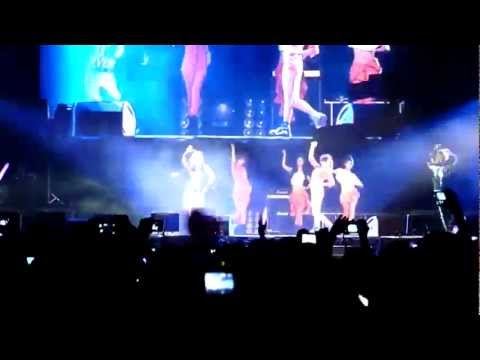 SNSD Yuri & YoonA - Dance Battle @ SM Town LA  [HD]