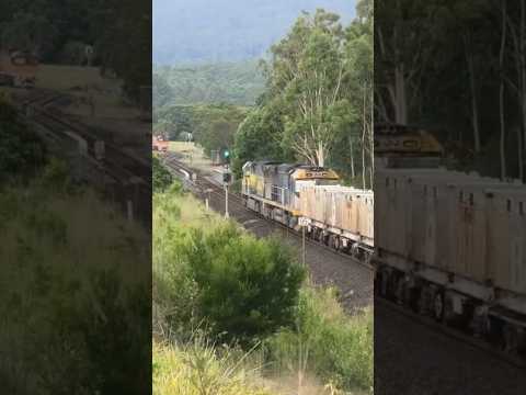 QUBE Steel Train #railfanning #australiantrains