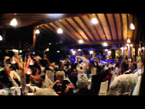 Animazione matrimonio, partecipazione dai tavoli - sketch con i camerieri comici