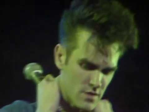 The Smiths - Pretty Girls Make Graves (Remastered)