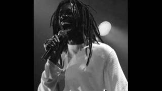 Buju Banton - No Fassy Hole a.k.a. Heads Roll