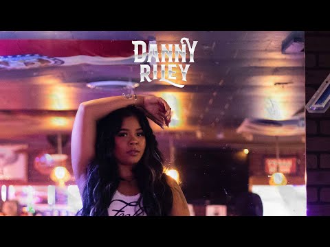 Danny Riley - Southern Belle (Lyric visual)