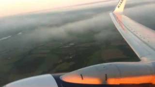 preview picture of video 'Taking off from Glasgow Prestwick on a Ryanair Boeing 737-800.'