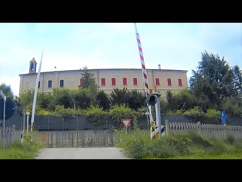 Passaggio a livello San Grato Strada Crossa (Castagnole Lanze AT) #passaggioalivello #levelcrossing