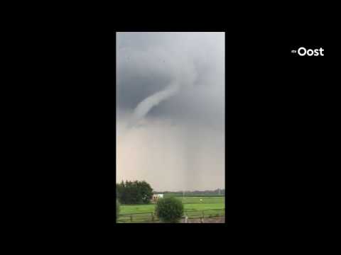 Prachtige plaatjes van de waterhozen bij Zwolle, maar hoe ontstaan die eigenlijk?