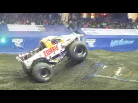 Monster jam at Allstate arena 2017 Zombie freestyle