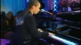 Download lagu Alicia Keys - Fallin' | Live at Oprah Winfrey Show in 2001 mp3 Download lagu Alicia Keys - Fallin' | Live at Oprah Winfrey Show in 2001 mp3