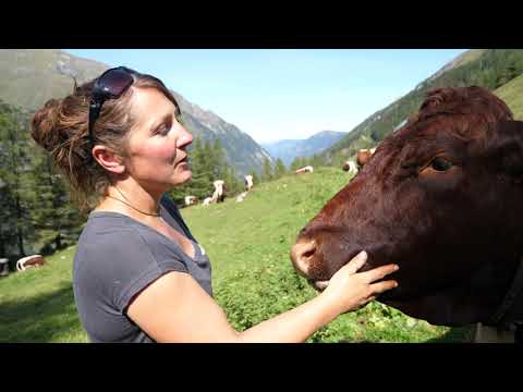 Piffalm - Martina Mühlbauer | Herder and Dairywoman on the Alpine Pastures