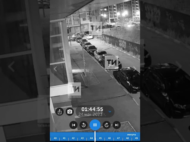 Казанның бер ишегалдында берәү «Грант»та җиде автомобильне бәрдерә