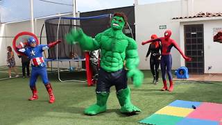 Super heroes Bailando Uptown Funk