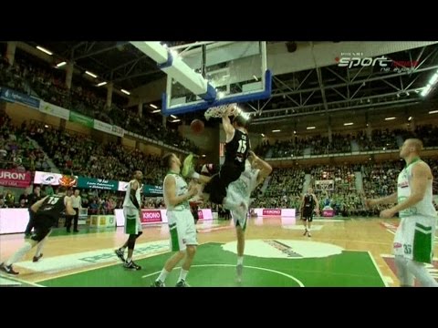 Aleksander Czyż nad koszem! - PGE Turów Zgorzelec