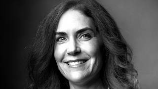 Comedian -  Lahna Turner
