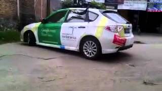 preview picture of video 'Mobil Google Maps Street View Nyasar di Teluk Pucung'