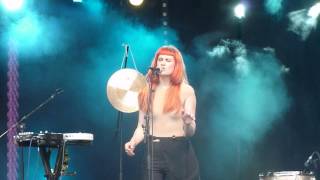 Owlle en live aux Francofolies de Spa