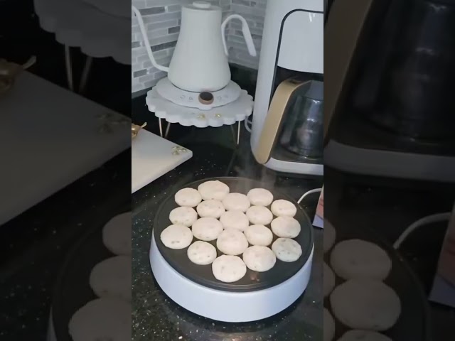 Vídeo relacionado con StarBlue - Máquina Para Hacer Takoyakis Con Tenedores Especiales, Fácil Y Sencillo, Para Bolitas De Pulpo Japonesas, Ac 220-240 V, 50/60 Hz, 650 W, Enchufe Europeo