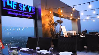 Download lagu Highest Rooftop Restaurant in Gulberg - The Skye - Indigo Hotel mp3