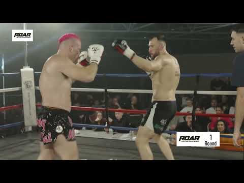 Bugra Erdogan Turkey Vs Lyndon Knowles Muay Thai fight on Roar Combat League