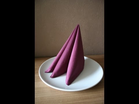Servietten falten: dreifacher Tafelspitz napkin folding classic