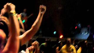 Muse - Who Knows Who Riff + Maggie&#39;s Farm Outro LIVE at L.A. Rising