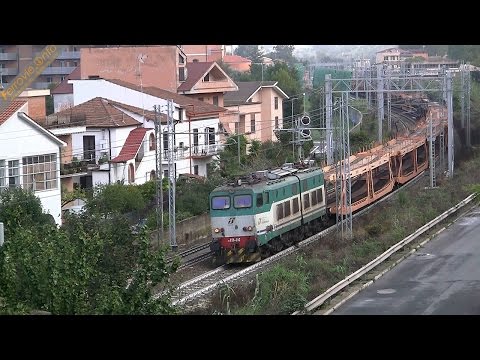 E.656.562 with an empty freight train of cars running in Monterotondo
