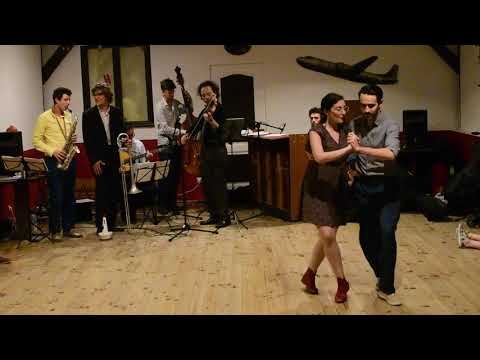 ParisJazzSwingBlues - démonstration de Bénédicte et Laurent