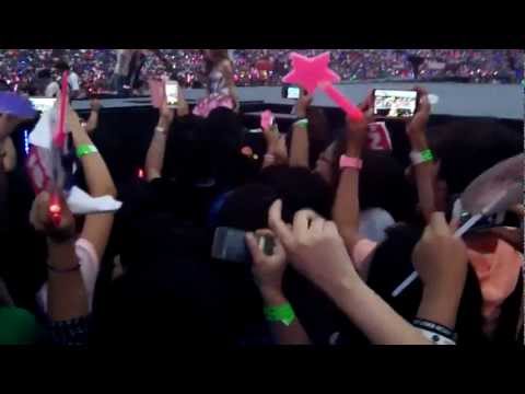 Jessica and Krystal JungSis @ Back stage